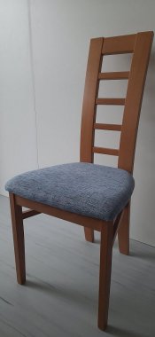 Dřevěná jídelní židle RADKA Z44, olše, 16 modrá - žíhaná